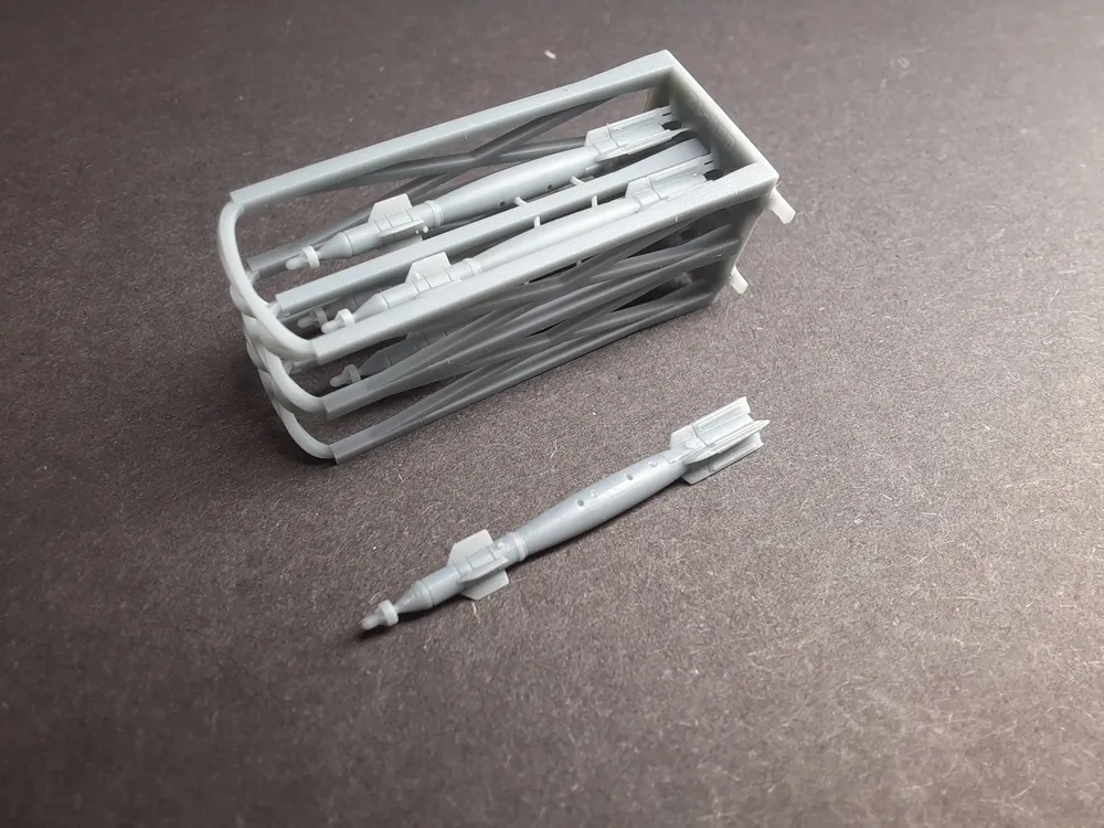 1/144 GBU 12