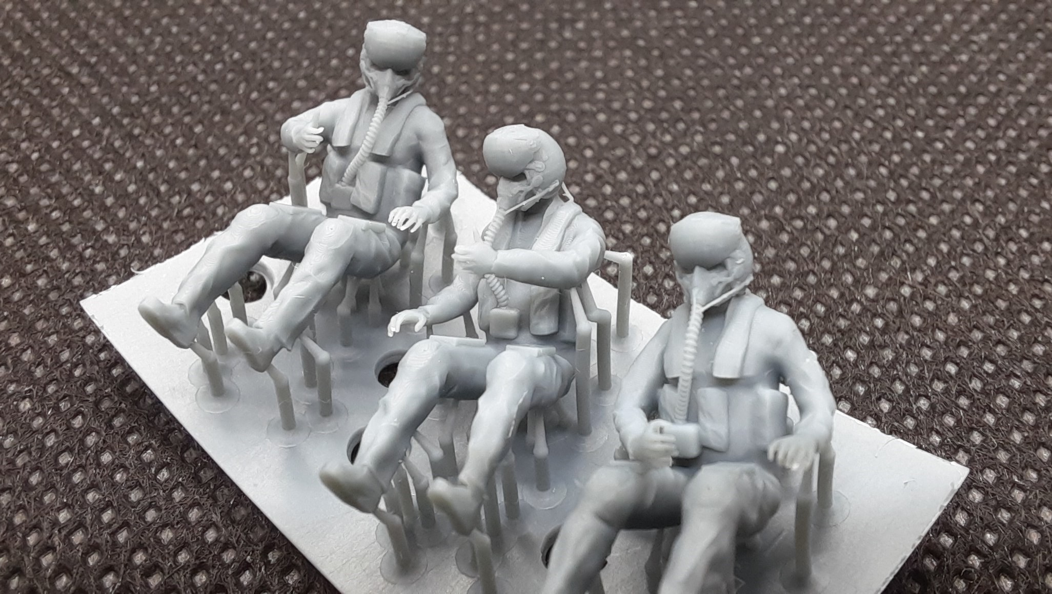 1/72 Pilots with JHMSC helmet MBU-14 mask