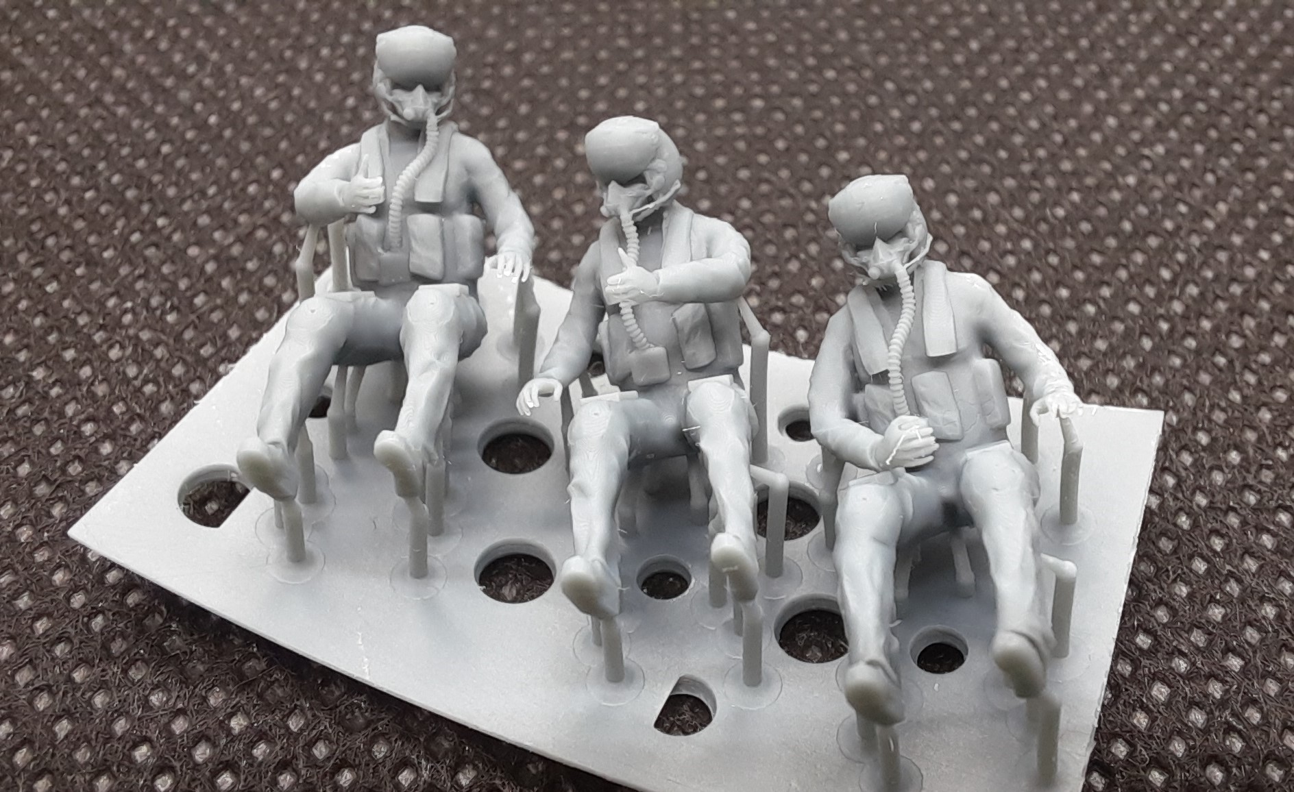 1/72 Pilots with JHMSC helmet MBU-23 mask