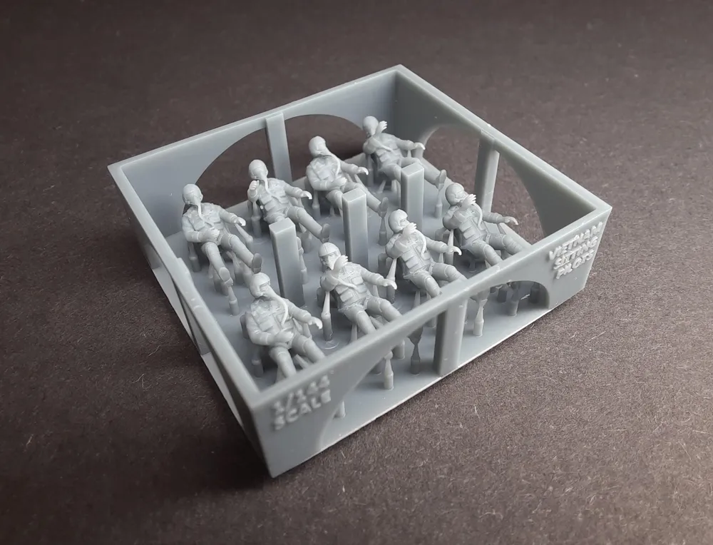 1/144 Vietnam War era American Pilots sitting positions (8x pilots)