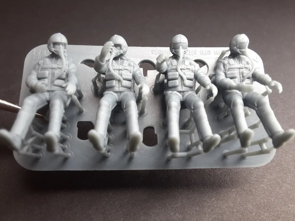 1/72 Vietnam War Era American Pilots sitting (set of 4x)