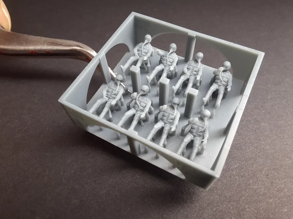 1/144 Vietnam War era American Pilots sitting positions (8x pilots)