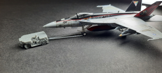 1/144 USN STT Towing tractor A/S32A-49