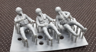 1/72 Pilots with HGU-55 helmet MBU-14 mask